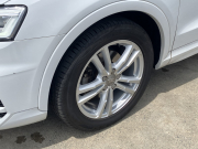 アウディ Q3 中古車