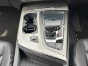 アウディ Q7 中古車