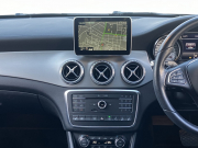 メルセデスベンツ GLA 中古車