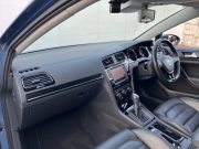 フォルクスワーゲン ゴルフヴァリアント 中古車