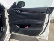 マセラティ ギブリ 中古車