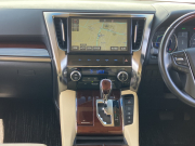 トヨタ アルファード ハイブリッド 中古車