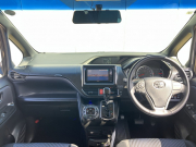 トヨタ ヴォクシー 中古車