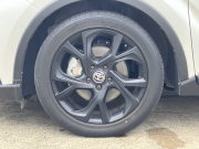 トヨタ C-HR 中古車
