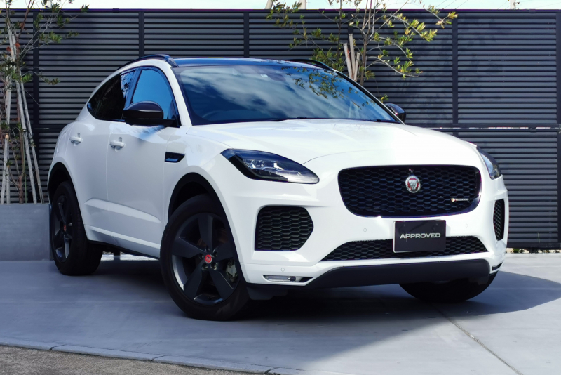 ジャガー E-PACE RダイナミックS2.0L D180 4WD パノラミックサンルーフ シートヒーター フルTFTメーター アダプティブクルーズコントロール オプション19インチAW ブラックパック Bluetooth キーレス MERIDIAN 自動緊急ブレーキ 10way電動調節フロントシート Apple CarPlay＆Android Auto