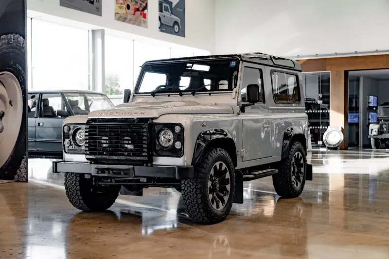 ディフェンダー