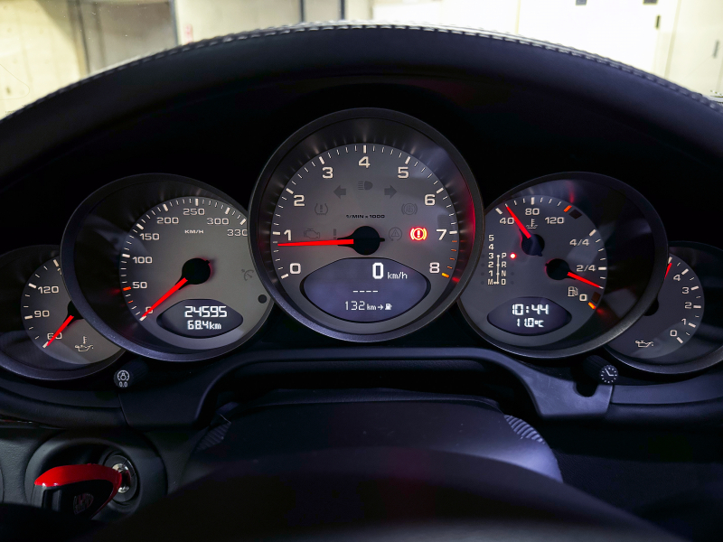 ポルシェ 911(Type997) カレラ4S　ティプトロニックS　D車　車検令和8年8月　Sクロノ　Sエグゾースト　オールレザーインテリア　カーボンパッケージ　禁煙車　室内保管の中古車