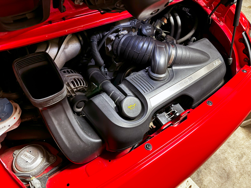 ポルシェ 911(Type997) カレラ4S　ティプトロニックS　D車　車検令和8年8月　Sクロノ　Sエグゾースト　オールレザーインテリア　カーボンパッケージ　禁煙車　室内保管の中古車