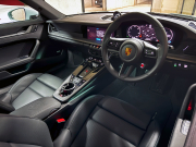 ポルシェ 911(Type992) カレラ　992.2　ワンオーナー　OP504万円　禁煙車　室内保管 　ディーラー保証の中古車