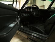 ポルシェ 911(Type993) ターボ 4WD 96年モデル ミツワD車 希少ブラックM H30/4エンジンオーバーホール済 記録21枚 禁煙室内保管の中古車