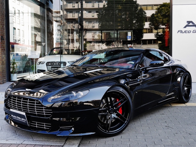中古車・新車情報 アストンマーティン V8 ヴァンテージ 