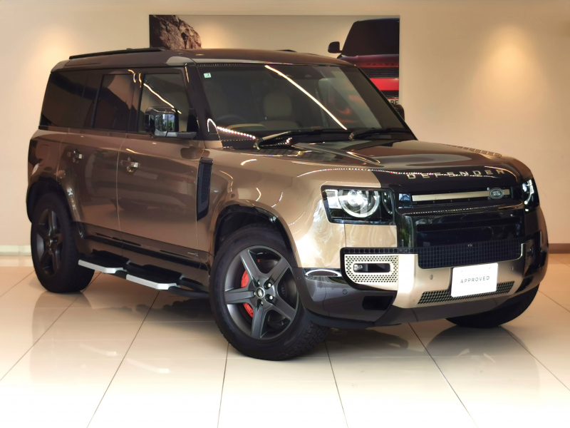 ランドローバー ディフェンダー 110 X 3.0L D350 AWD 1オーナー 7人乗り 茶黒シート サンルーフ フロント、リアシートヒーター＆クーラー、3列目シートヒーター クリアサイトインテリアリアビューミラー ワイヤレスデバイスチャージング 20インチアルミホイール