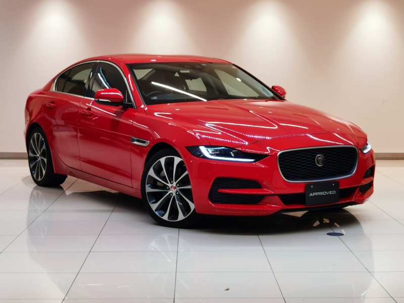 ジャガー XE S 2.0L D180 RWD 1オーナー ACC ブラインドスポットモニター クリアサイトインナーリアビューモニター 19インチstyle1050グロスダークグレー 12ウェイ電動シートメモリ付き シートヒーター Touch Pro Duo ステアリングホイールヒーター インタラクティブドライバーディスプレイ パワーテールゲート デジタルテレビ