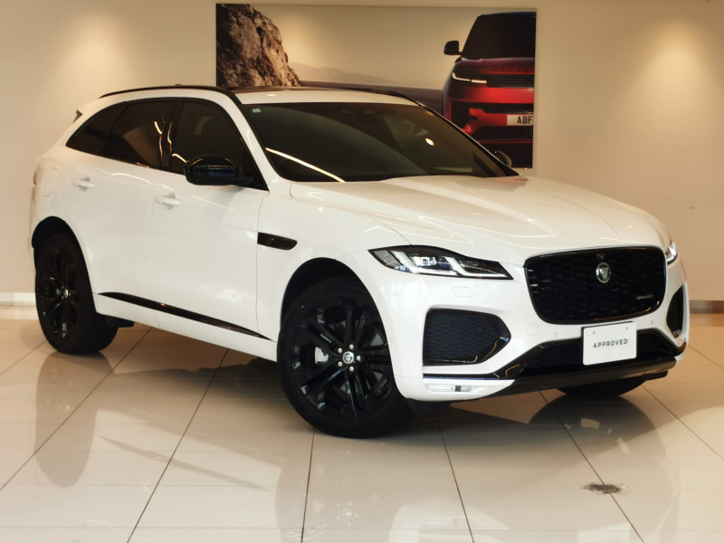 ジャガー F-PACE RダイナミックSE 2.0L D200 AWD 1オーナー 黒革シート サンルーフ フロントシートヒーター MERIDIAN™サウンド 21インチアルミホイール ワイヤレスデバイスチャージング インタラクティブドライバーディスプレイ コールドクライメートパック