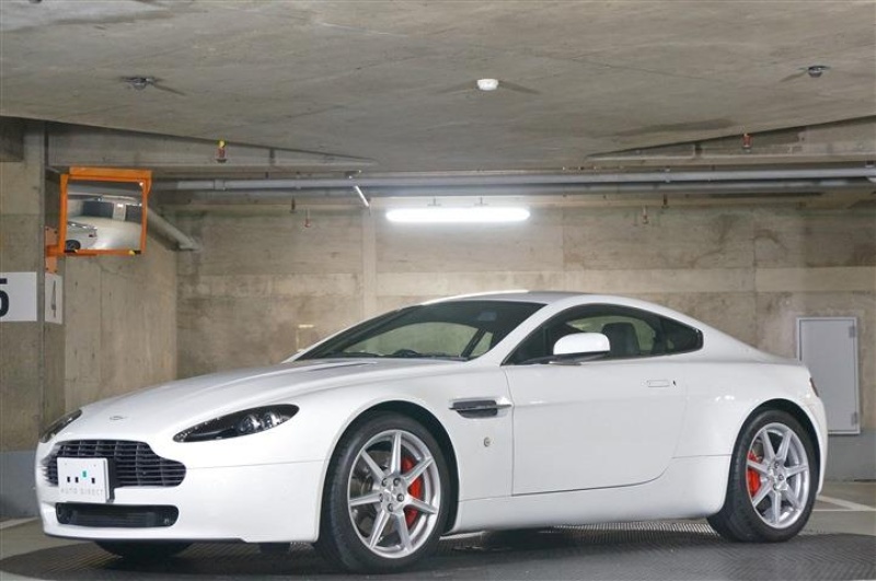 V8 ヴァンテージ